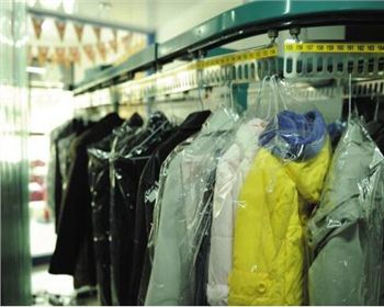 干洗劑有哪些種類？上海干洗設(shè)備公司為你解答